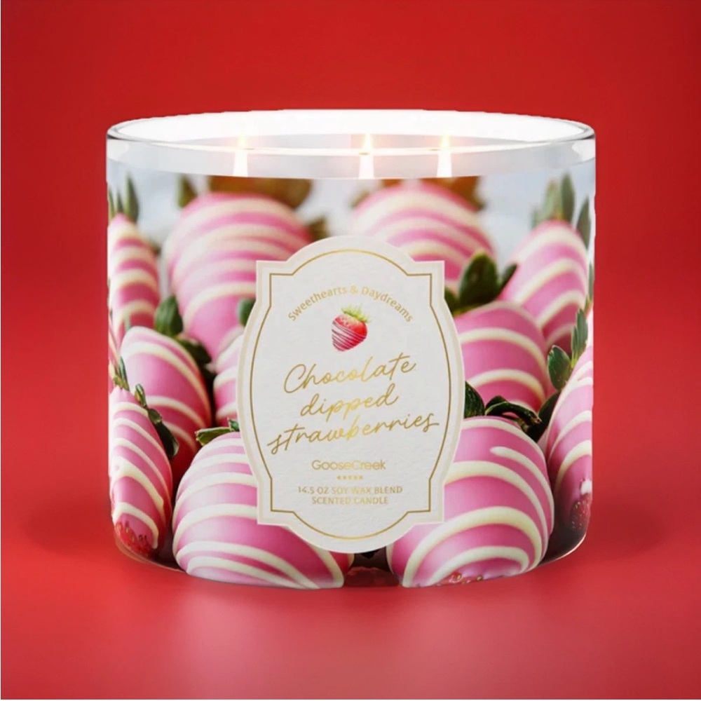 Goose Creek 3-Wick Candle -Chocolate Dipped Strawberries (14.5 oz)